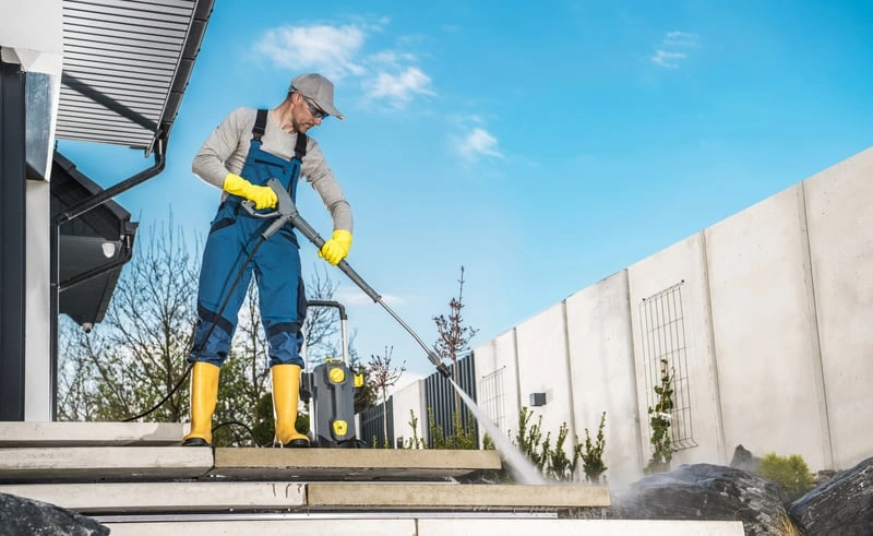 5 Reasons Your Home Needs Professional Power Washing